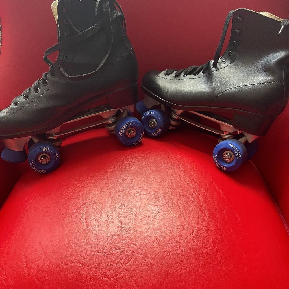 Ladies Black Skates